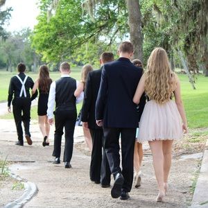 I'm selling this beautiful homecoming dress!